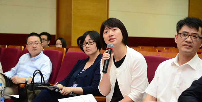 海通证券人力资源部副总经理胡海蓉女士向复赛选手提问
